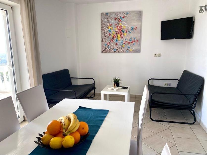 Villa Mihaela - Apartment Ika Cesarica Zewnętrze zdjęcie
