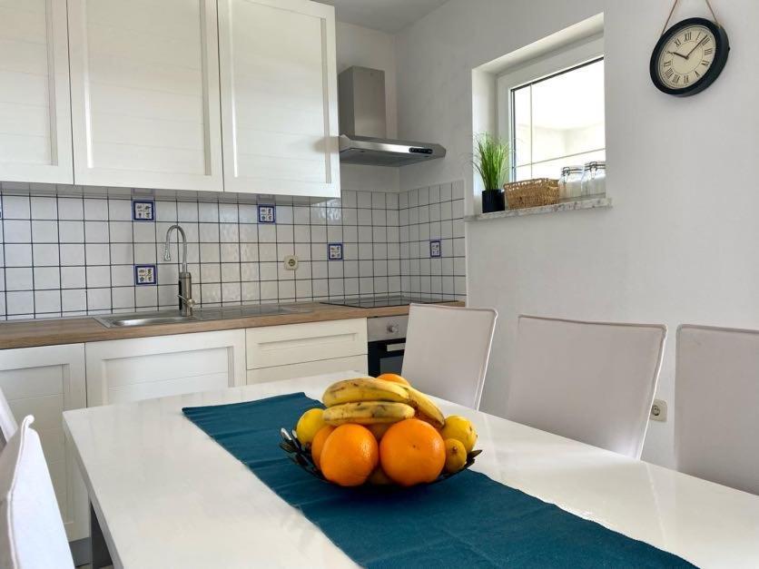 Villa Mihaela - Apartment Ika Cesarica Zewnętrze zdjęcie